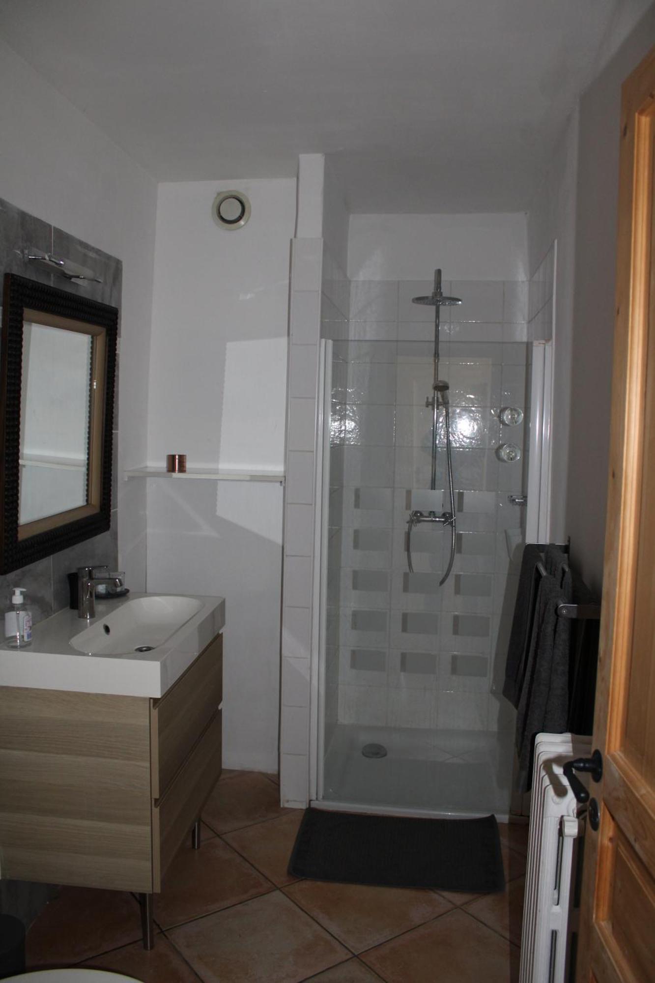 Agréable appartement P2 Centre ville au calme. Nîmes Esterno foto