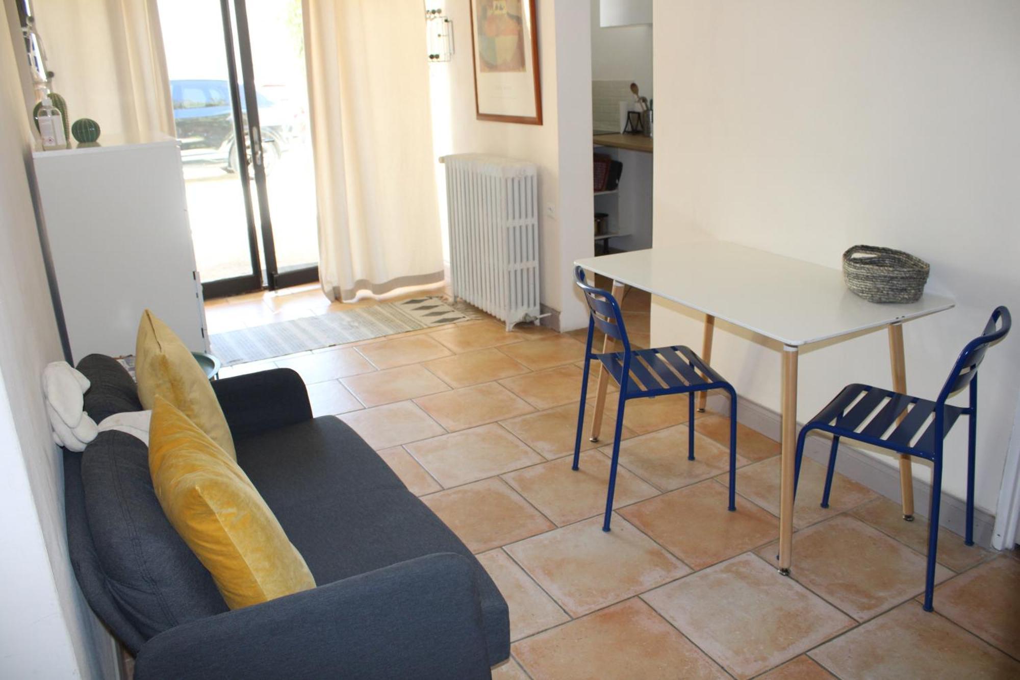 Agréable appartement P2 Centre ville au calme. Nîmes Esterno foto